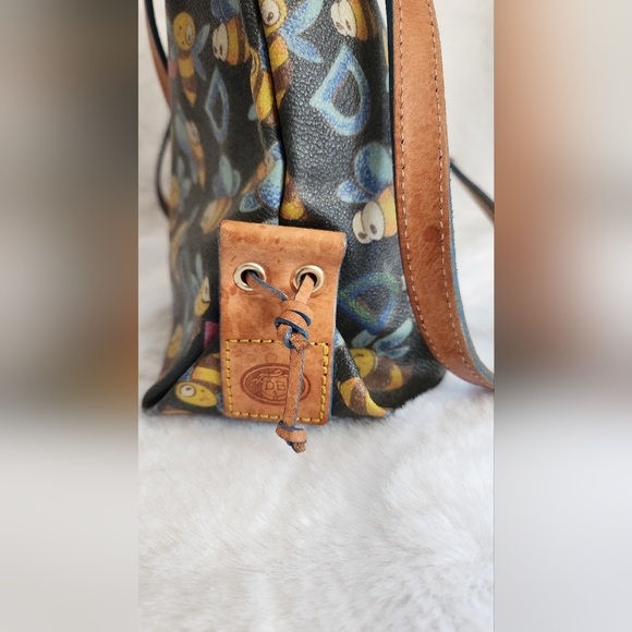 Dooney & Bourke Vintage Retired Print Black Bumble Bee Purse - Picture 7 of 16